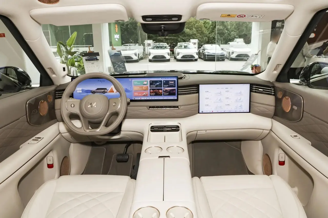 IM 2026 IM LS9 52 Ultra Automatic 4