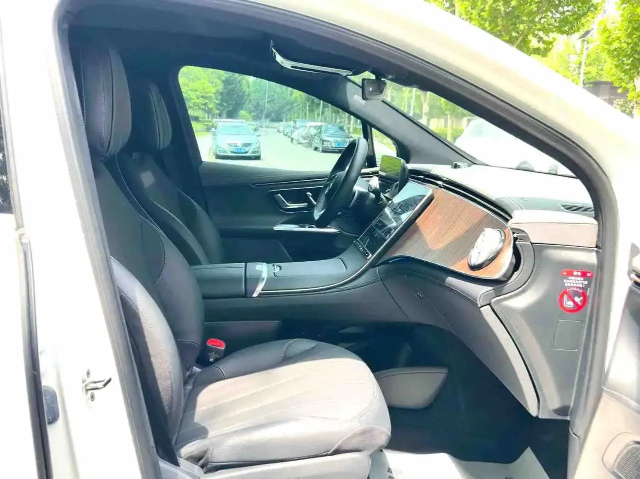 Mercedes Benz EQE SUV 2024 500 4MATIC Pioneer Edition 4