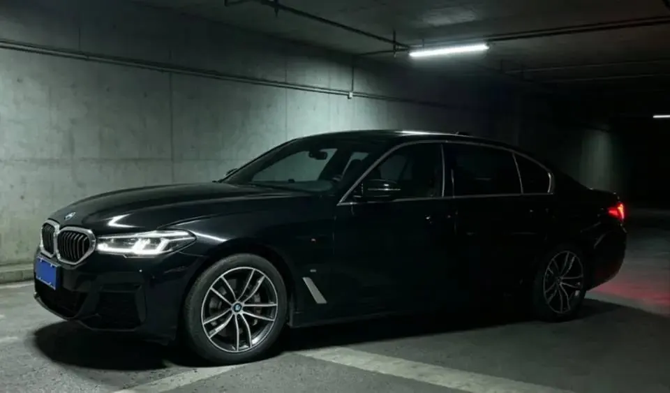Open image lightbox: BMW 5 Series 2021 model 525Li M Sport Package