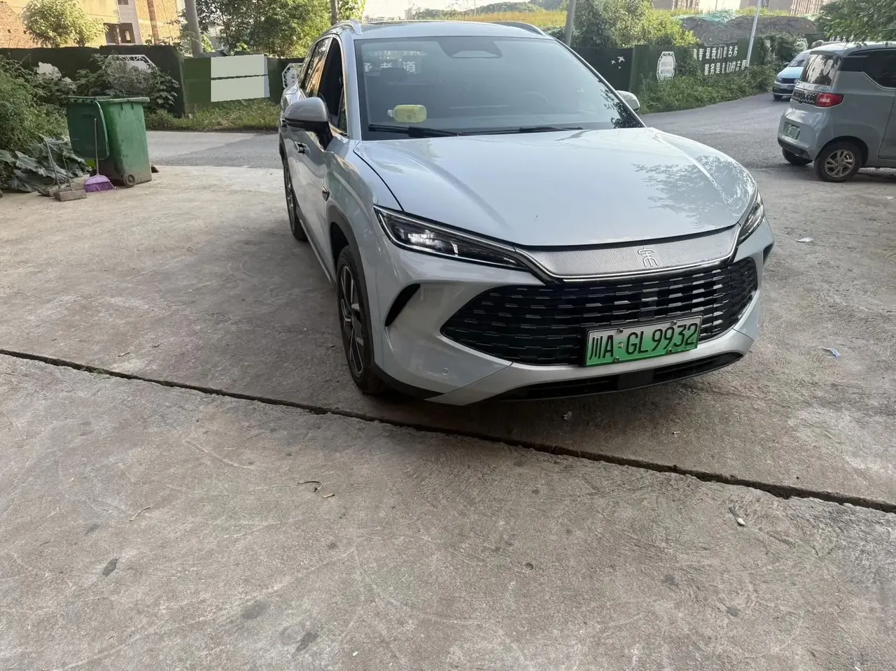 比亚迪 2024款 宋L DM-i 1.5 无级 160km 卓越型 自动挡 4