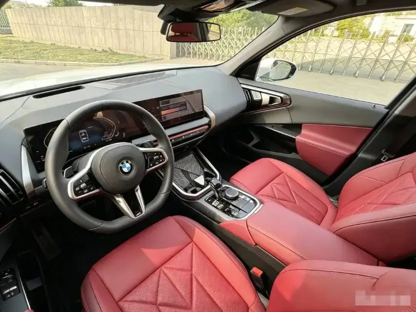 BMW 2025 X3 xDrive30L 2.0T Leading M Sports Obsidian Night Suit Automatic Gear 3