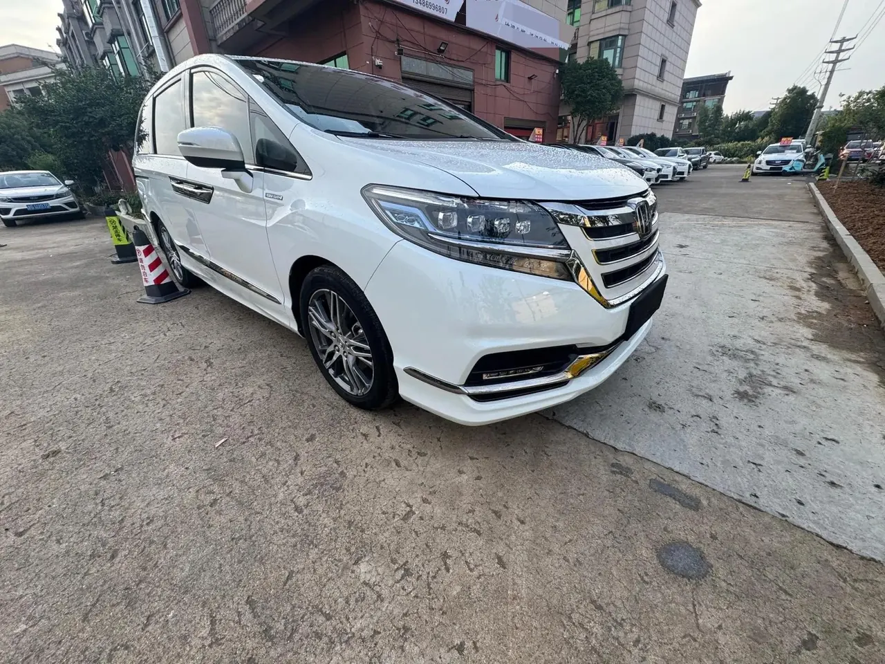 Elysion 2019 2.0L Hybrid Luxury Edition 3