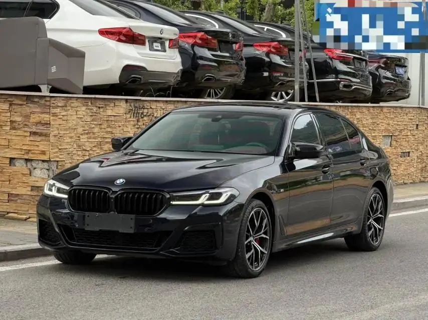 Open image lightbox: BMW 5 Series 2021 530Li Exclusive M Sports Suit