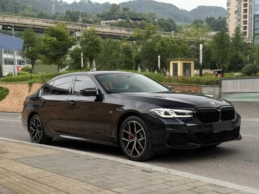 BMW 5 Series 2021 530Li Exclusive M Sports Suit 3
