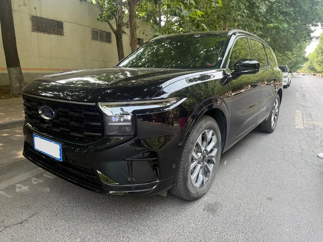 Ford 2023 Ruijie L 2.0T EcoBoost four-wheel drive 7-seat extreme automatic gear - View 1