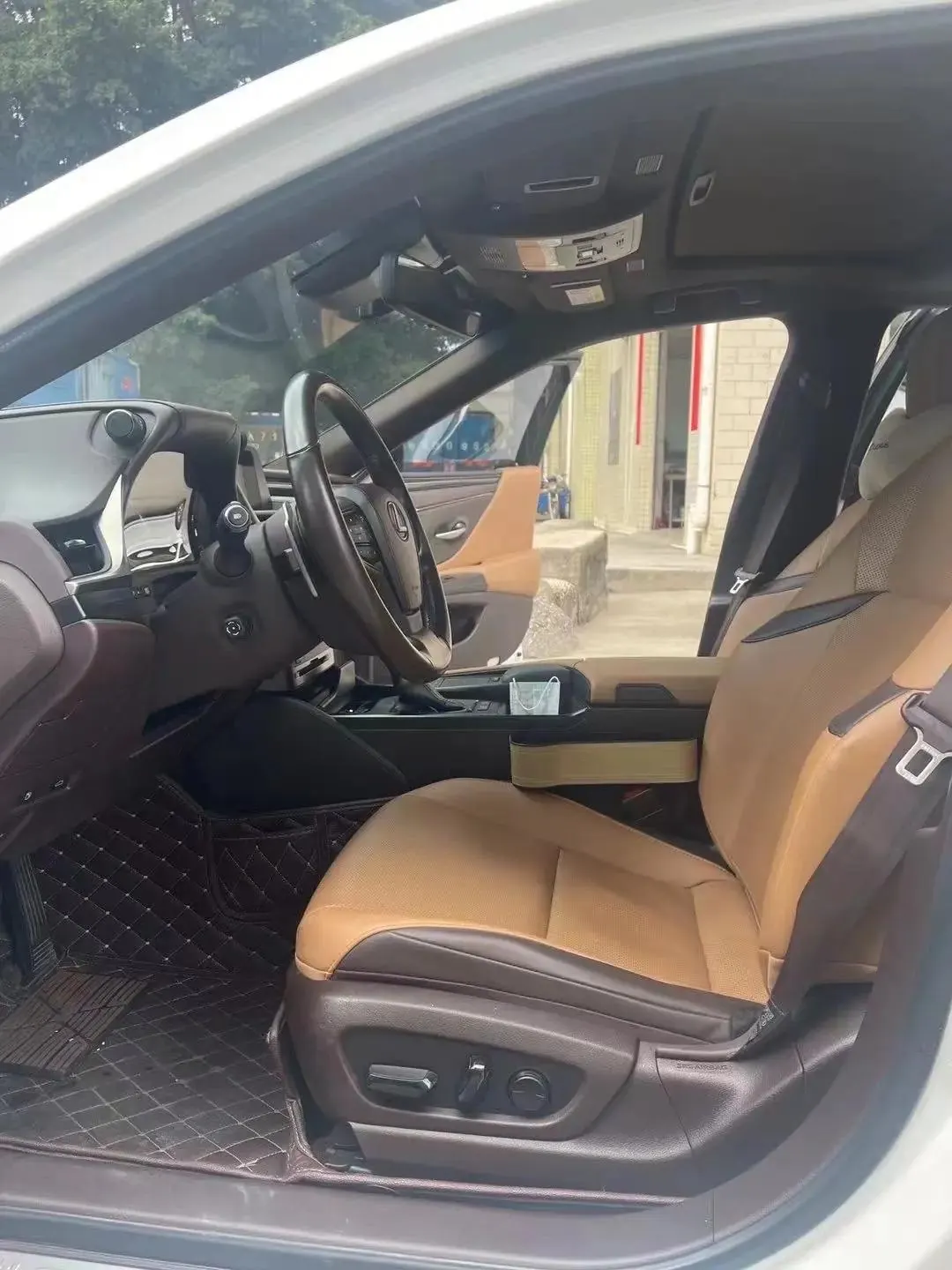 Lexus ES 2020 200 Deluxe Edition 3