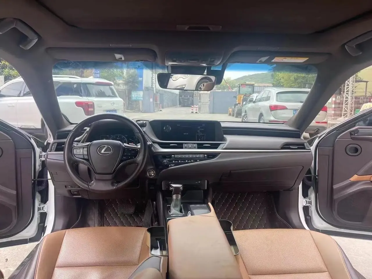 Lexus ES 2020 200 Deluxe Edition 4