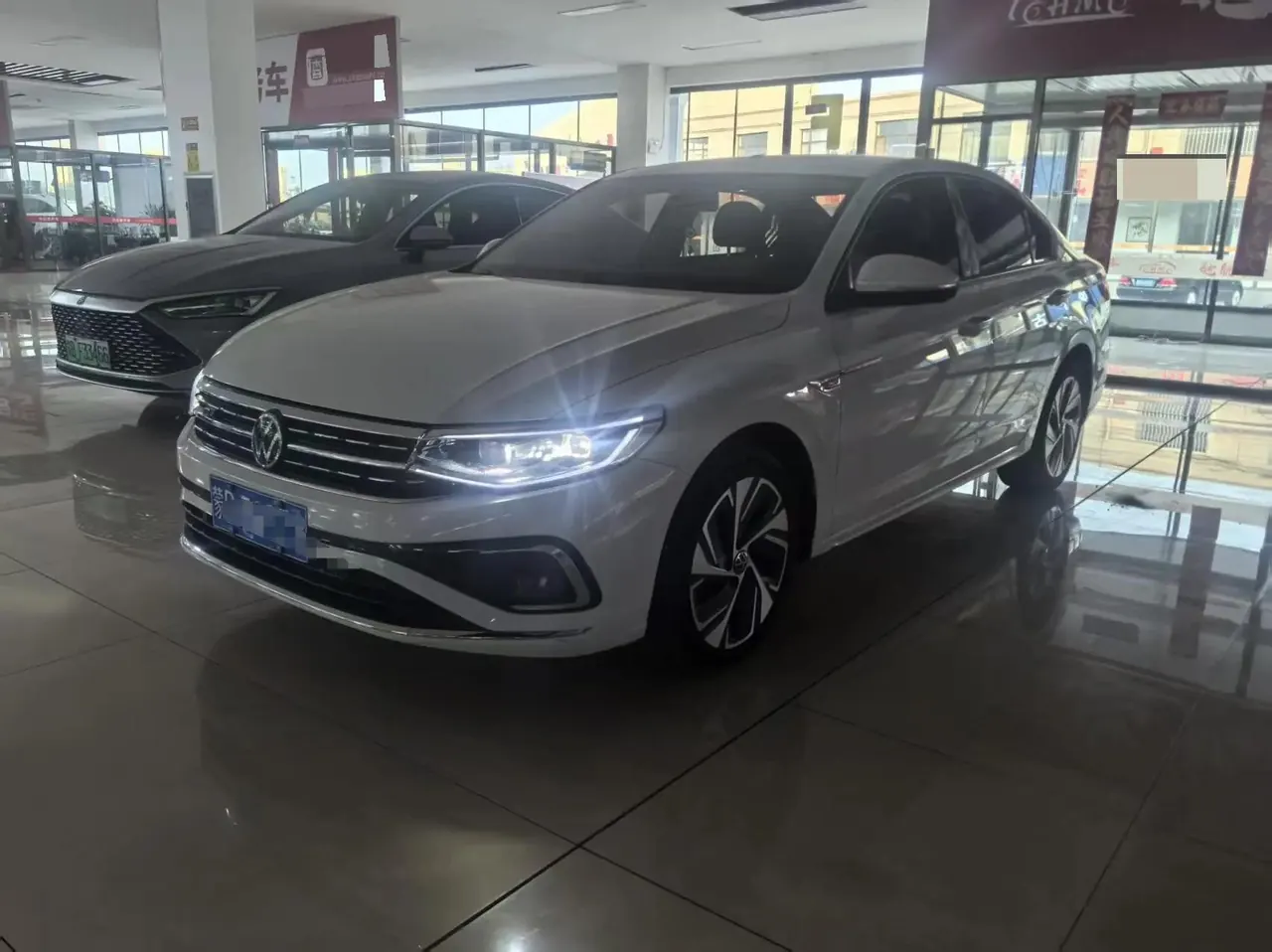 Bora 2023, 200TSI DSG Zhixing PRO Edition - View 1