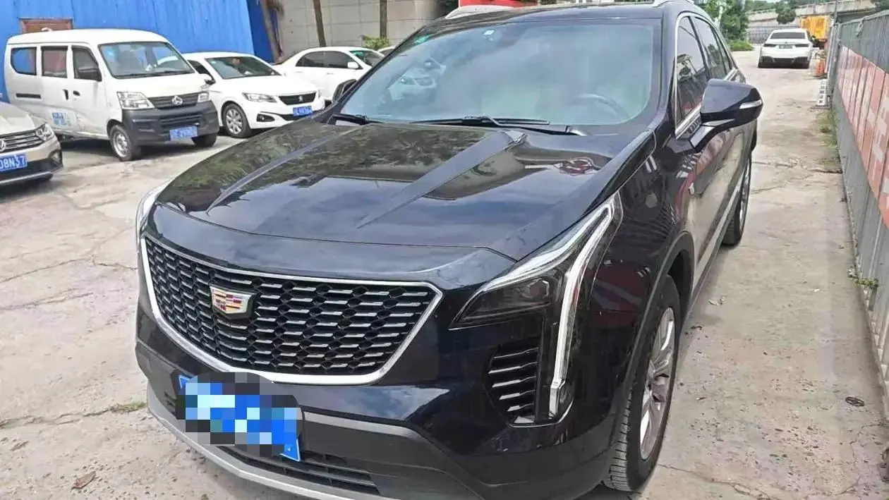 Open image lightbox: Cadillac XT4 2020 28T Two-Drive Leading Model
