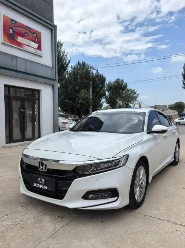 打开图片灯箱：Accord 2018 260TURBO Elite Edition National V