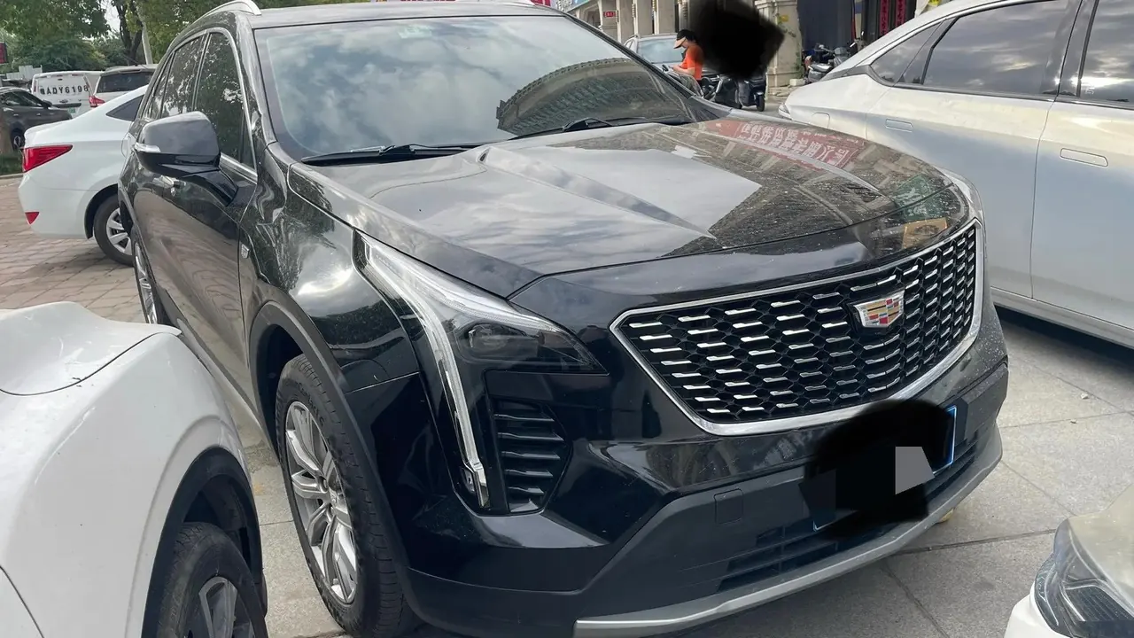 Cadillac XT4 2020 28T Two-Drive Luxury Model 2