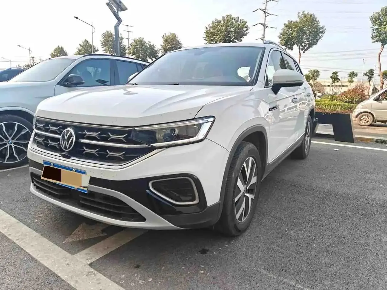Open image lightbox: Volkswagen 2024 Tharu 2.0TSI 330TSI Front-Wheel Drive Luxury Plus Enhanced Edition Automatic