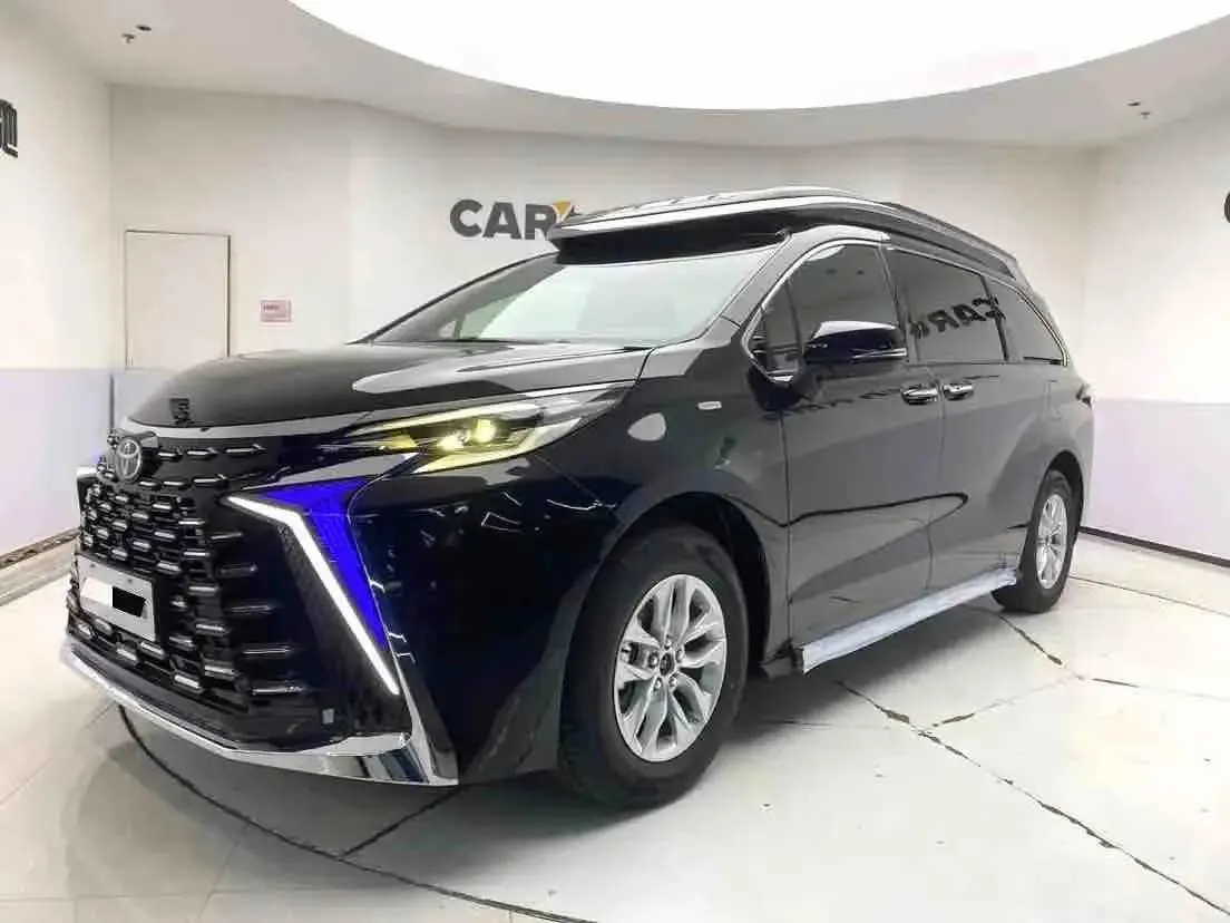 Open image lightbox: Toyota Grevia 2025 2.5L Hybrid Lorenzi Commercial Vehicle Automatic Gear