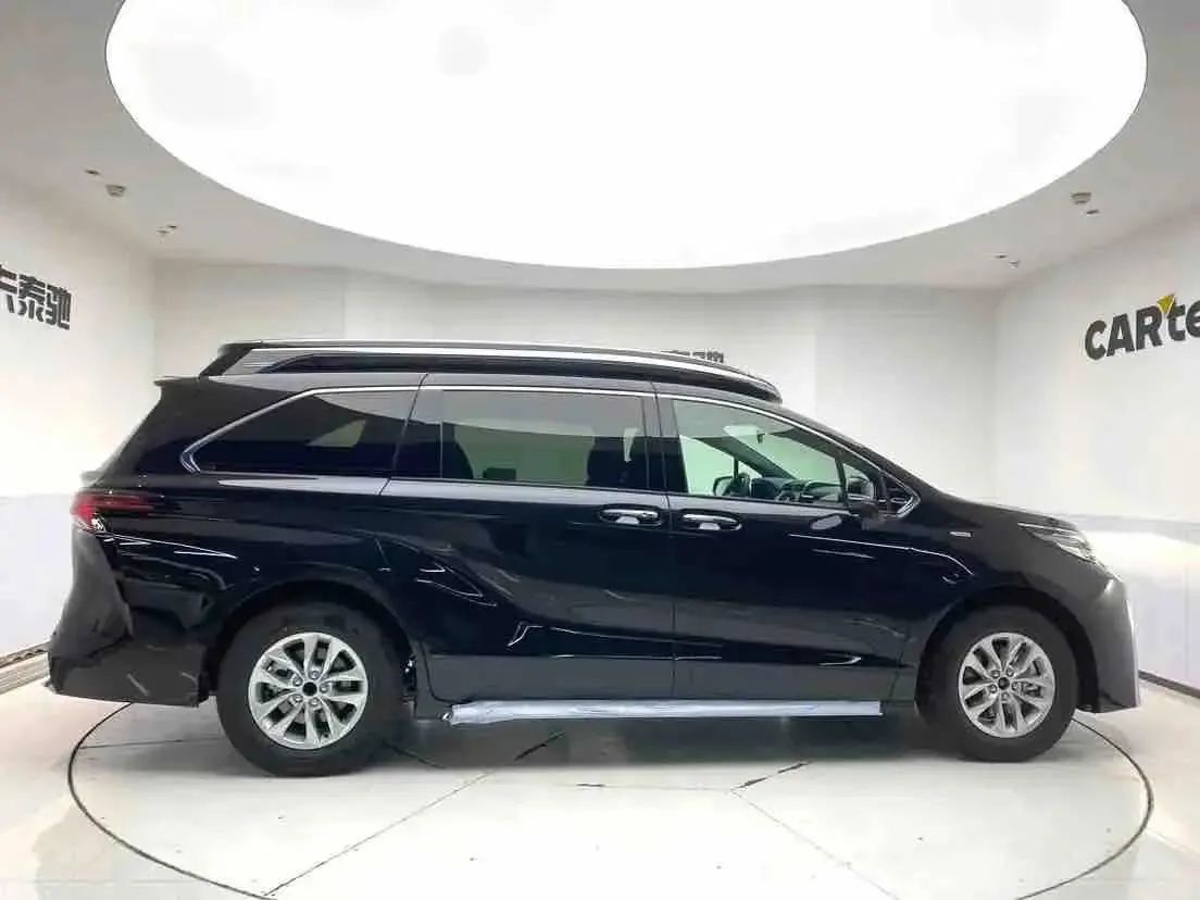 Toyota Grevia 2025 2.5L Hybrid Lorenzi Commercial Vehicle Automatic Gear 2
