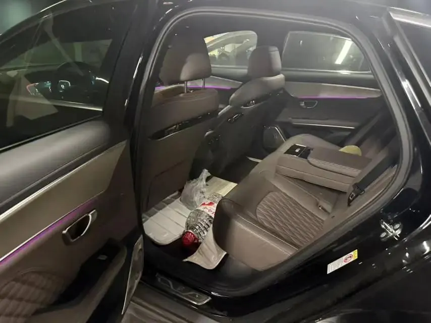 BYD 2023 Seal DM-i 1.5T Stepless 121km Honorable Automatic Gear 4