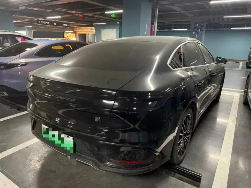 BYD 2023 Seal DM-i 1.5T Stepless 121km Honorable Automatic Gear 5