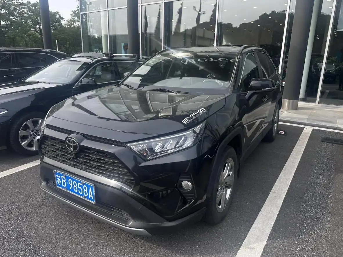 Open image lightbox: RAV4 Rongfeng 2020 2.0L CVT Two-Drive Fashion Edition