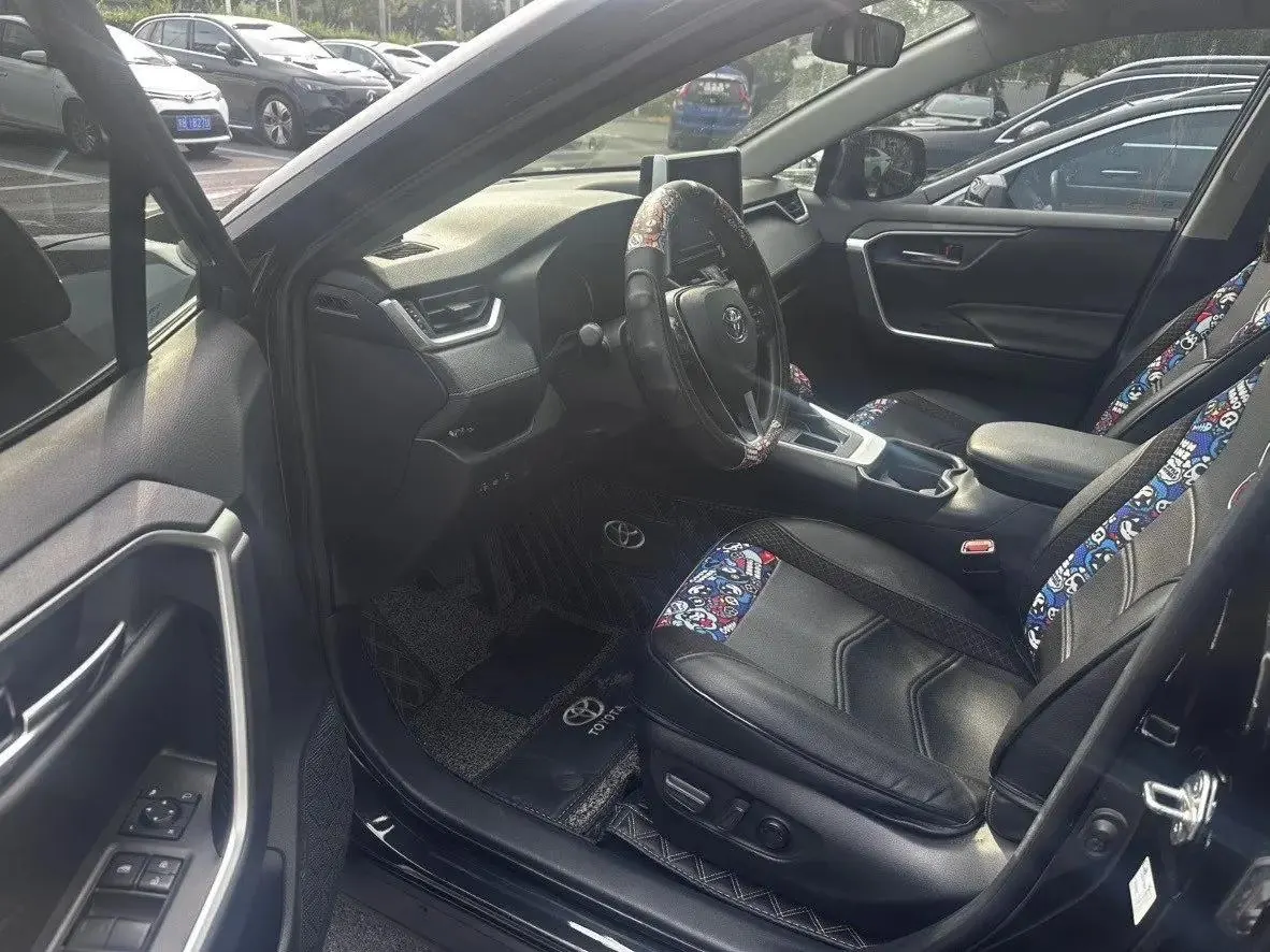 RAV4 Rongfeng 2020 2.0L CVT Two-Drive Fashion Edition 2
