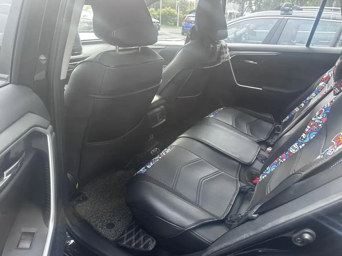 RAV4 Rongfeng 2020 2.0L CVT Two-Drive Fashion Edition 4