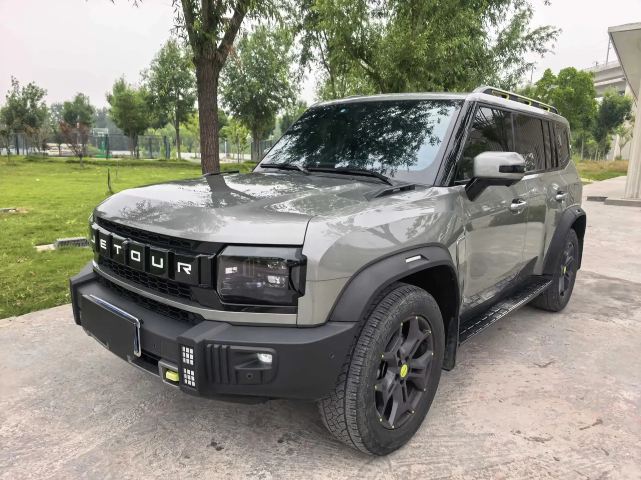Open image lightbox: Jetour Traveler 2023 2.0T Four-Wheel-Drive Pro Edition