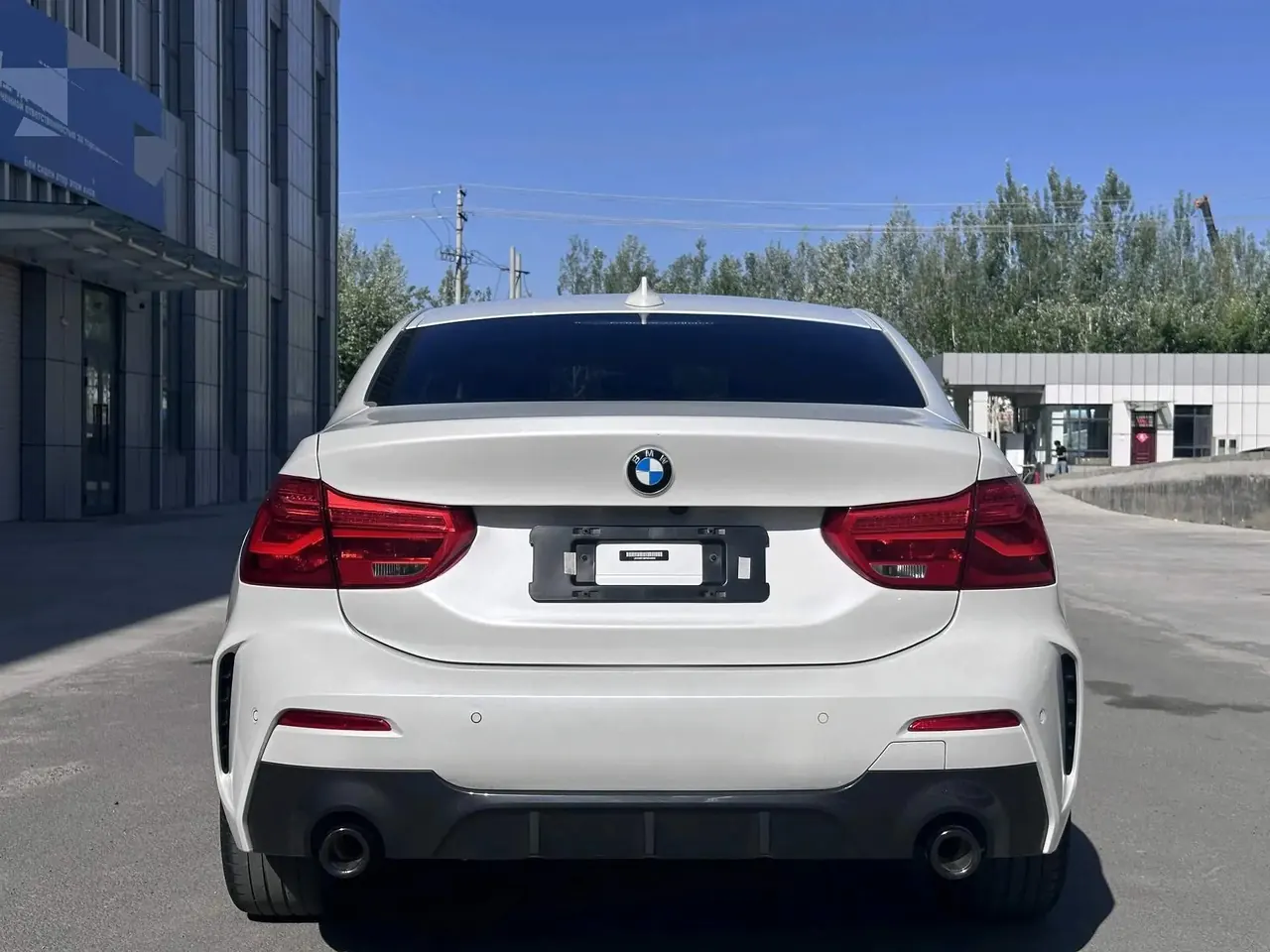 BMW 1 Series 2022 120i M Sports Obsidian Night Edition 3