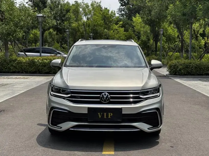 Touareg L 2022, 330 TSI, Automatic, Two‑Wheel Drive, R-Line Luxury Plus Edition 2