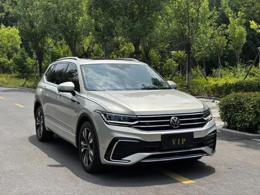 Touareg L 2022, 330 TSI, Automatic, Two‑Wheel Drive, R-Line Luxury Plus Edition 3