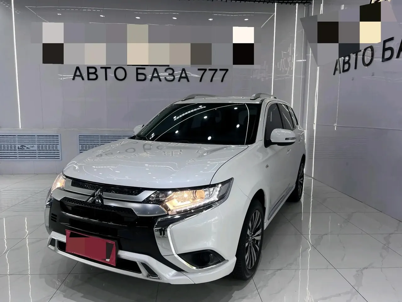 Open image lightbox: Outlander 2021 2.0L Two-Drive Smooth Edition 5