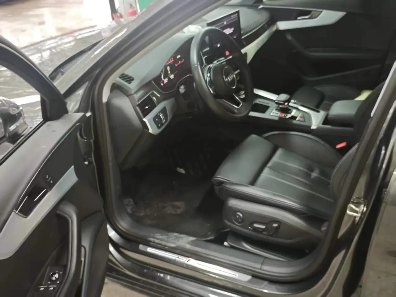Audi A4L 2022 model 40 TFSI Sporty Style version 4