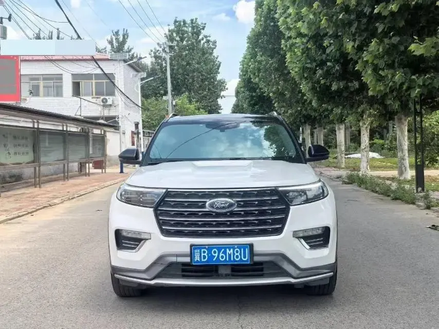 Explorer 2020 EcoBoost 285 Four-Wheel-Drive Titanium Edition, 6-Seater 2
