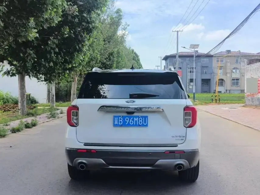 Explorer 2020 EcoBoost 285 Four-Wheel-Drive Titanium Edition, 6-Seater 5