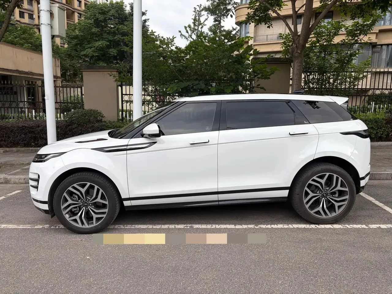 Range Rover Aurora 2022 Aurora L 249PS R-Dynamic Deluxe Edition 2