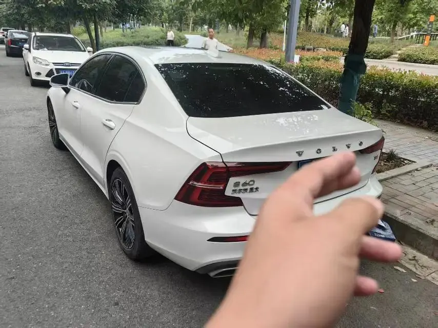Volvo S60 2021 T4 Zhiyuan Deluxe Edition 3