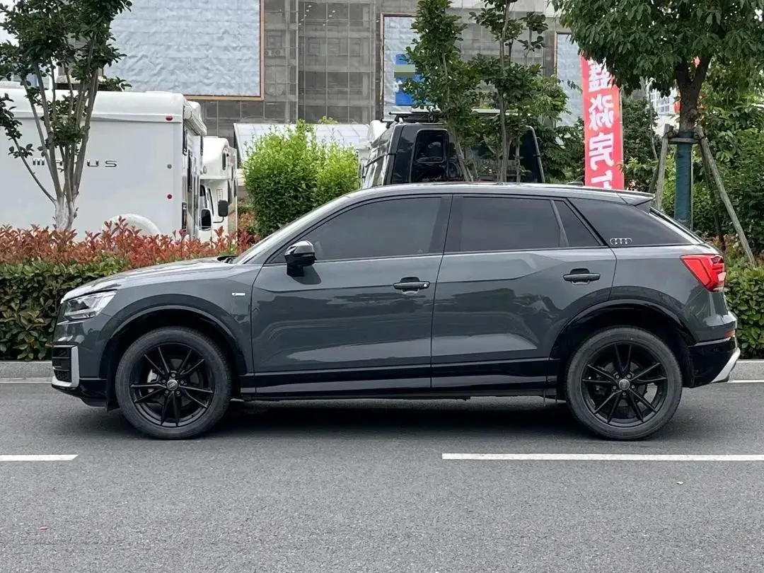 Audi Q2L 2021 35 TFSI Enterprising Dynamic 6