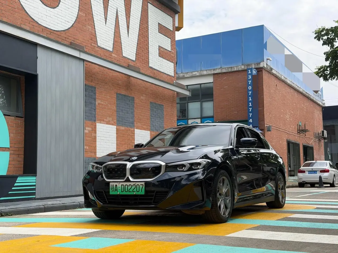 Open image lightbox: BMW i3 2022 model eDrive 35 L