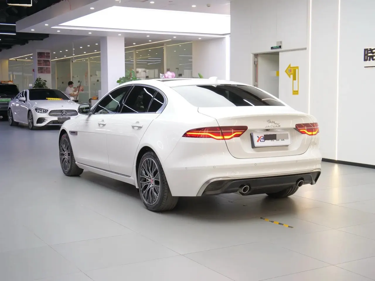 Jaguar XEL 2020 2.0T 200PS S Enterprising and Elegant Edition 2