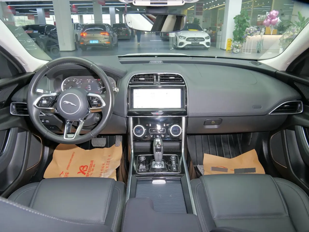 Jaguar XEL 2020 2.0T 200PS S Enterprising and Elegant Edition 3