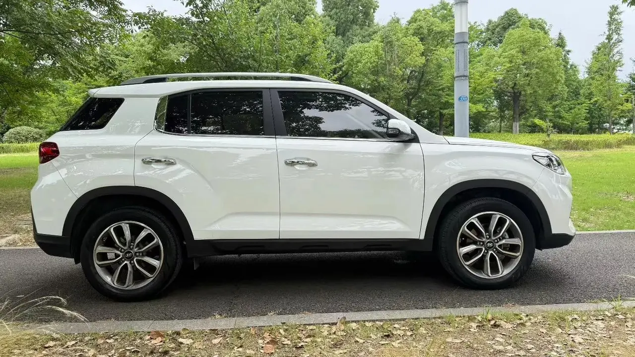 Hyundai Beijing ix35 2019 model 2.0L automatic two-wheel-drive Smart & Brave · Enjoyment Edition National V 4