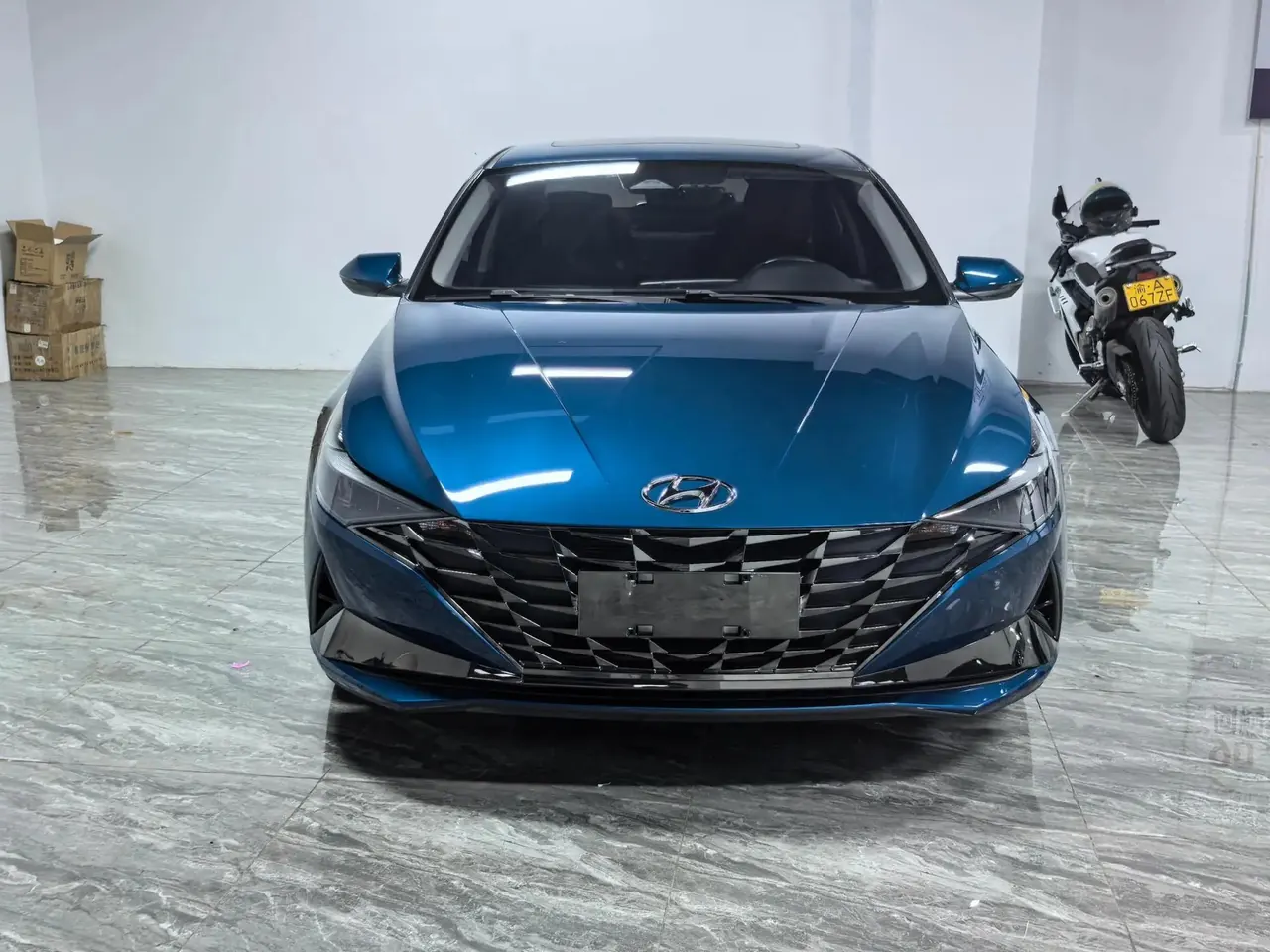 Elantra 2021 1.5L CVT Luxury Edition 2