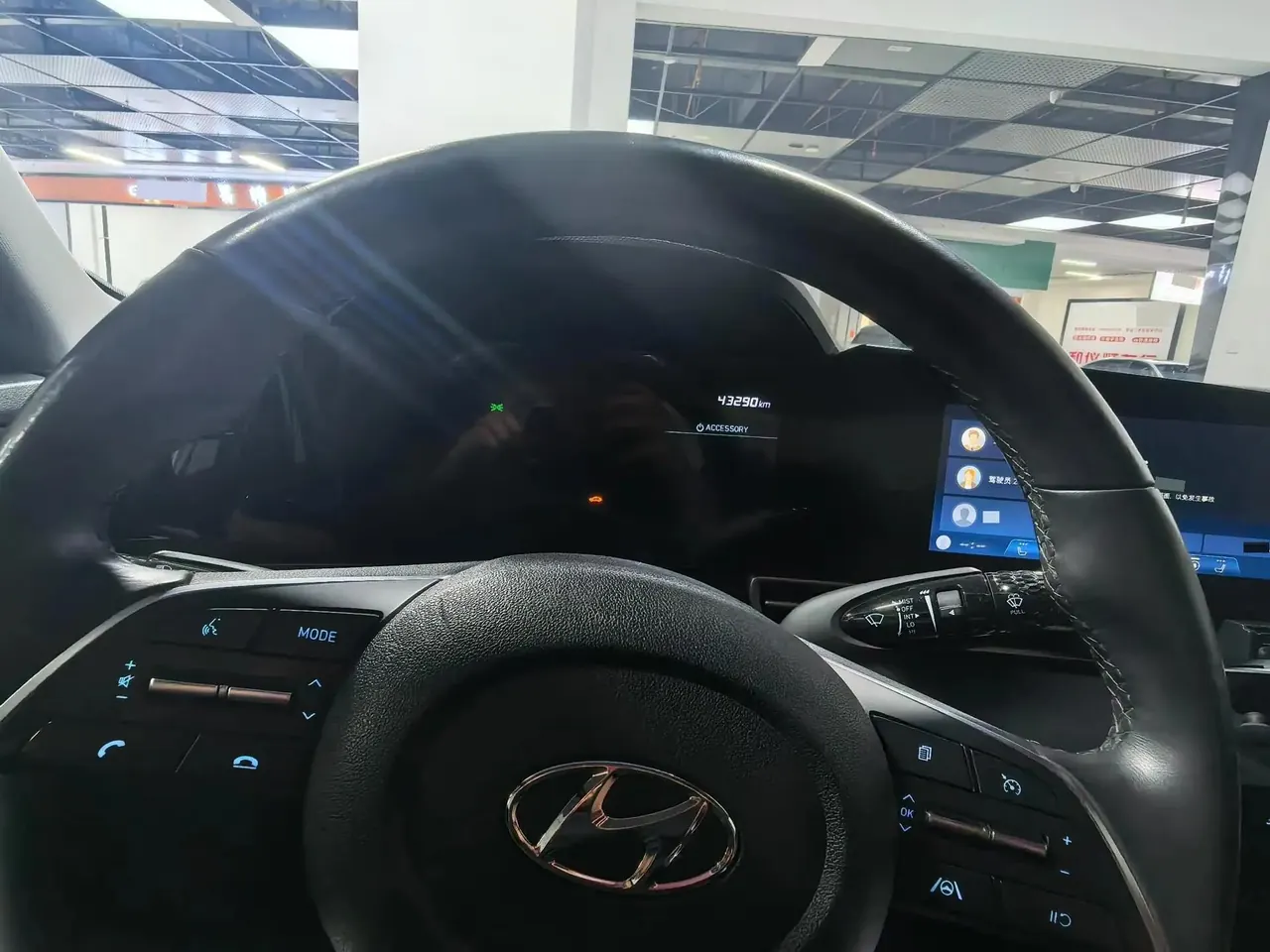 Elantra 2021 1.5L CVT Luxury Edition 6