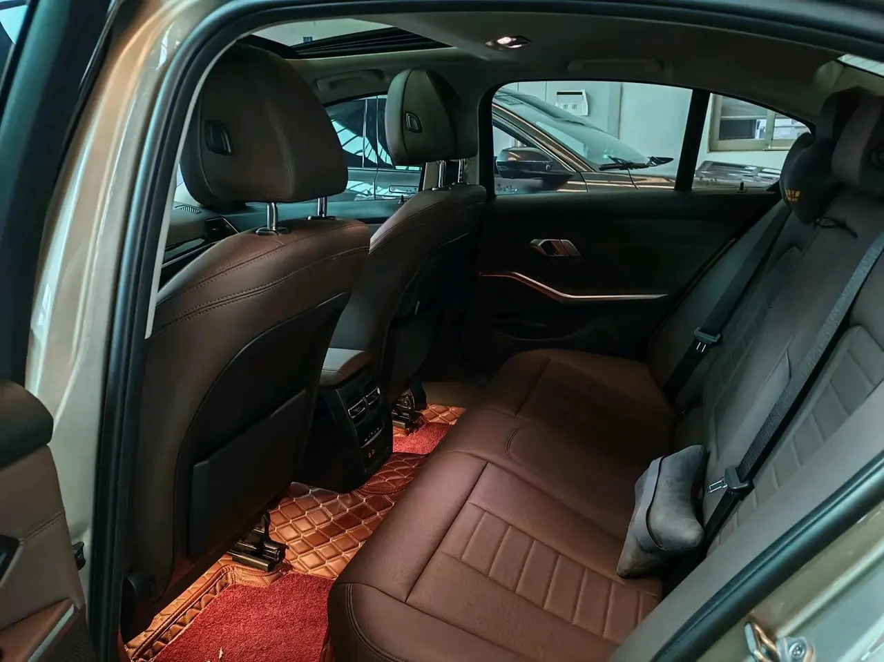 BMW 3 Series 2020 model 320i Sport Package 4