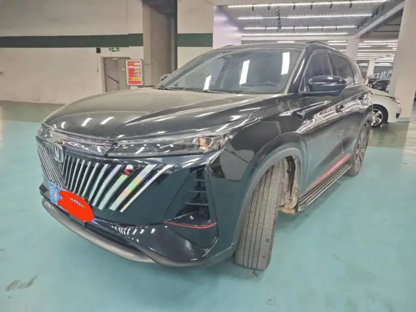 Открыть галерею: ChangAn 2023 CS75 PLUS 2.0T flagship automatic gear