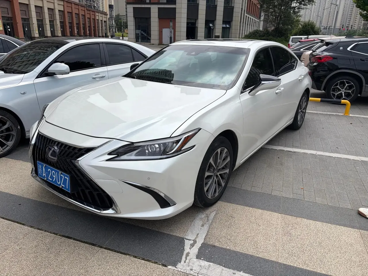 Open image lightbox: Lexus ES 2020 300h Elite Edition