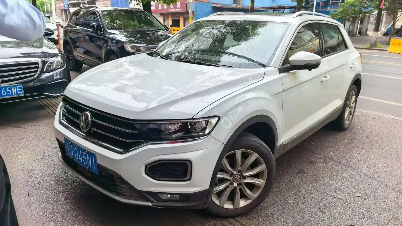 Открыть галерею: T-ROC Tange 2020 280TSI DSG Two-Drive Elite Model