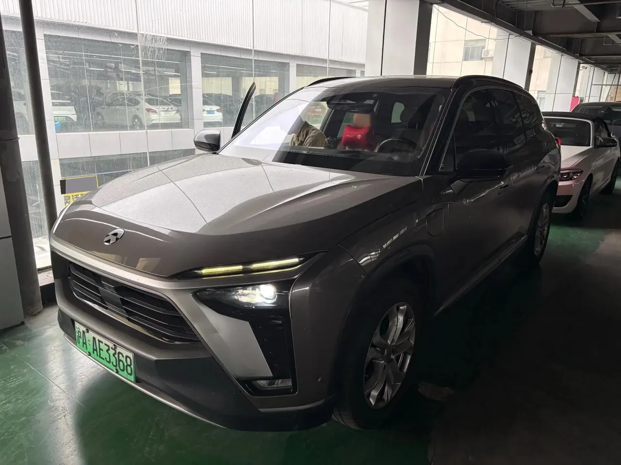 Open image lightbox: NIO ES8 2020 580KM six-seat version