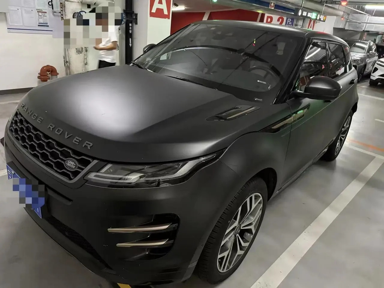 打开图片灯箱:Range Rover Aurora 2020 249PS R-DYNAMIC S Obsidian Black Sports Edition