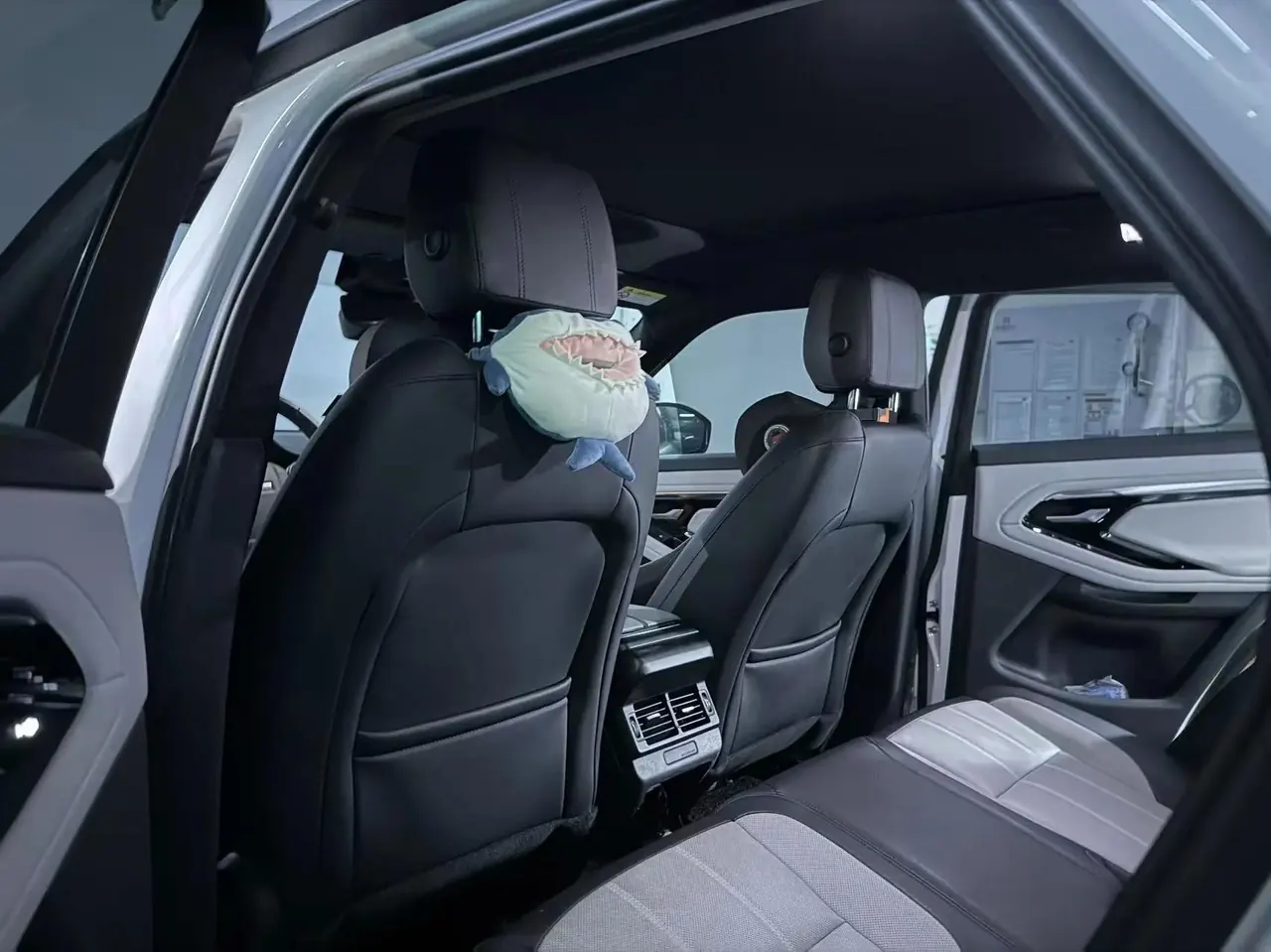 Range Rover Aurora 2020 249PS R-DYNAMIC S Obsidian Black Sports Edition 4