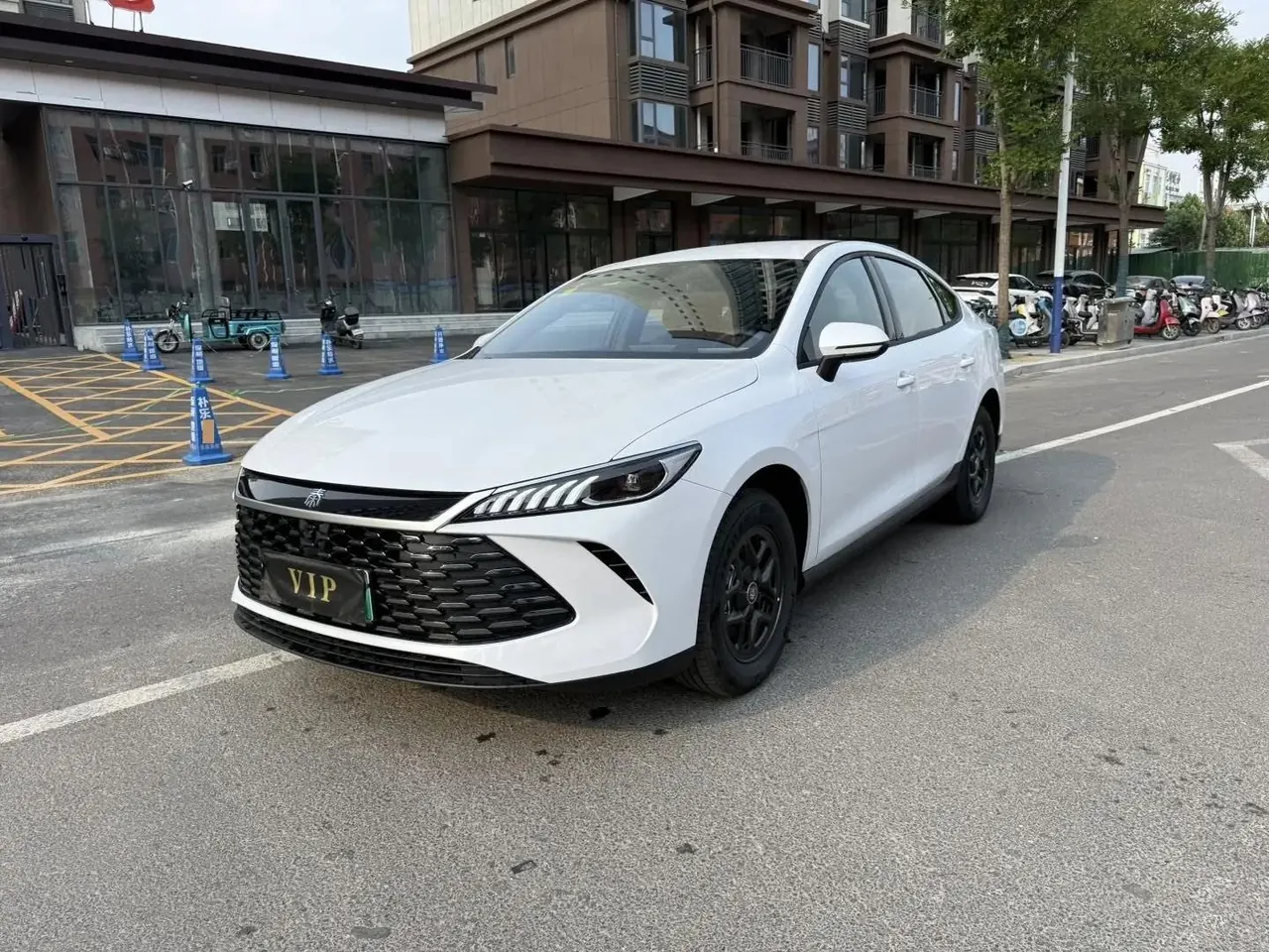 Open image lightbox: BYD 2026 Qin PLUS DM-i 1.5 stepless 128KM aggressive automatic gear