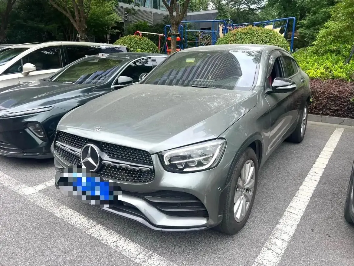 Открыть галерею: Mercedes Benz GLC Coupe 2020 GLC 260 4MATIC Coupe SUV