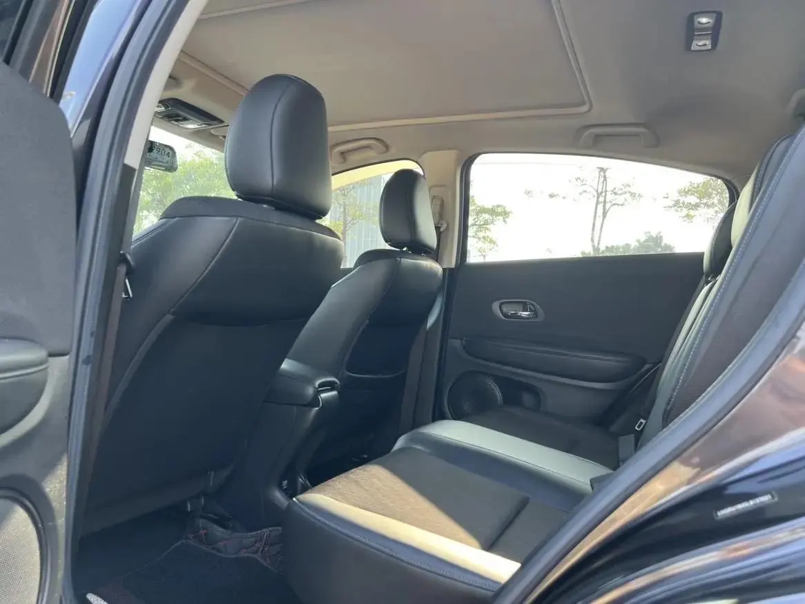 Vezel 2020 1.5L CVT Pioneer Edition 3